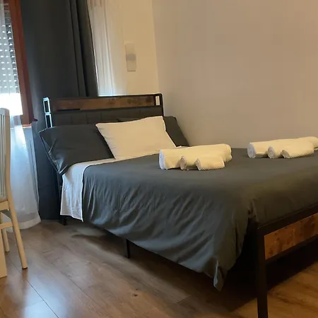 Airport And Go Bed & Breakfast *
