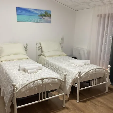 Airport And Go Bed & Breakfast